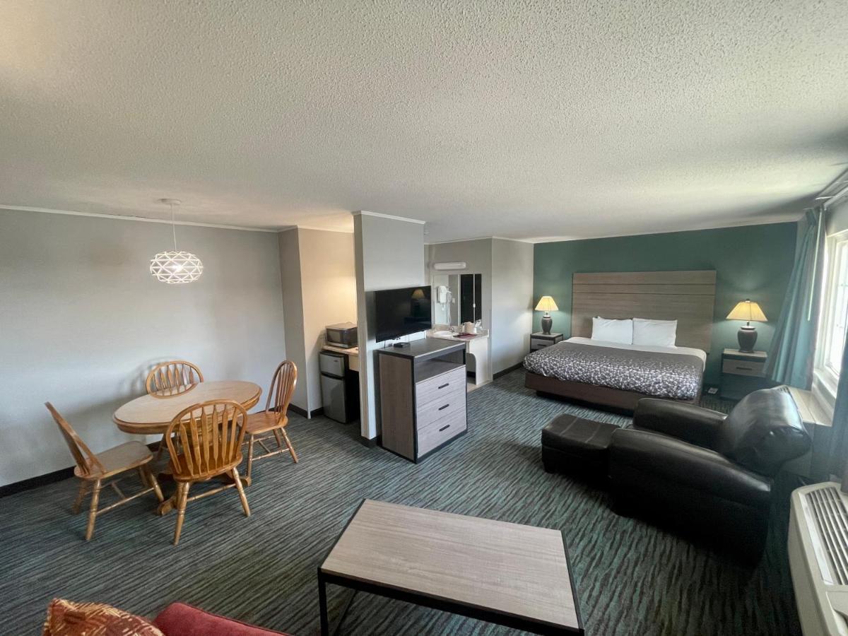 Countryside Inn & Suites Omaha East-Council Bluffs Ia Dış mekan fotoğraf
