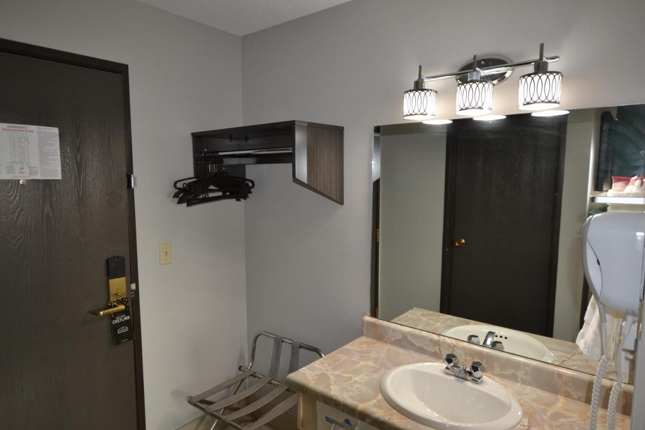 Countryside Inn & Suites Omaha East-Council Bluffs Ia Dış mekan fotoğraf